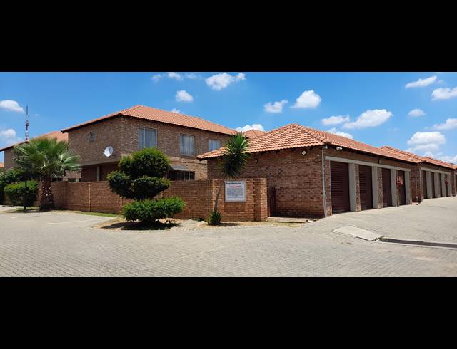 3 BEDROOM DUPLEX FOR SALE IN THERESAPARK